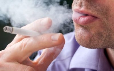 Il fumo riduce l’infiammazione alle gengive? E se fosse vero?
